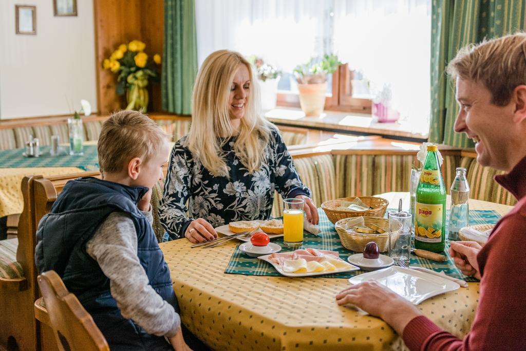 Fruhstuckspension Scharinger Hof Gilgenberg am Weilhart Eksteriør billede